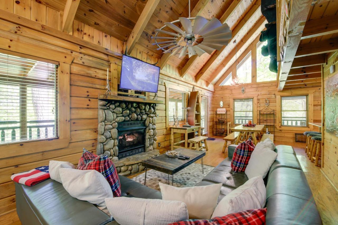 Gatlinburg Family Cabin With Private Hot Tub And Deck!ヴィラ エクステリア 写真