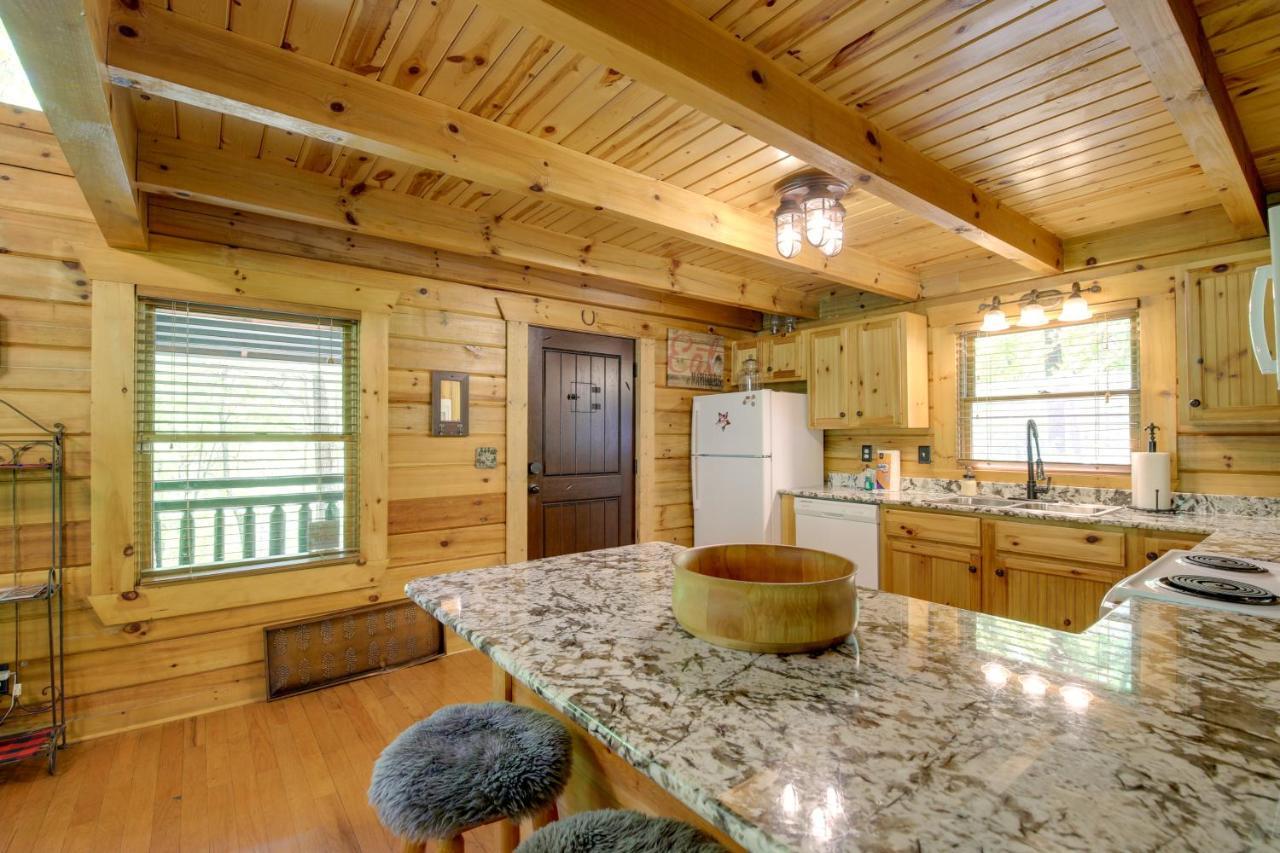 Gatlinburg Family Cabin With Private Hot Tub And Deck!ヴィラ エクステリア 写真