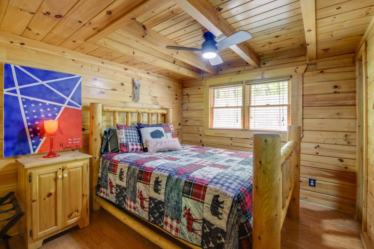 Gatlinburg Family Cabin With Private Hot Tub And Deck!ヴィラ エクステリア 写真