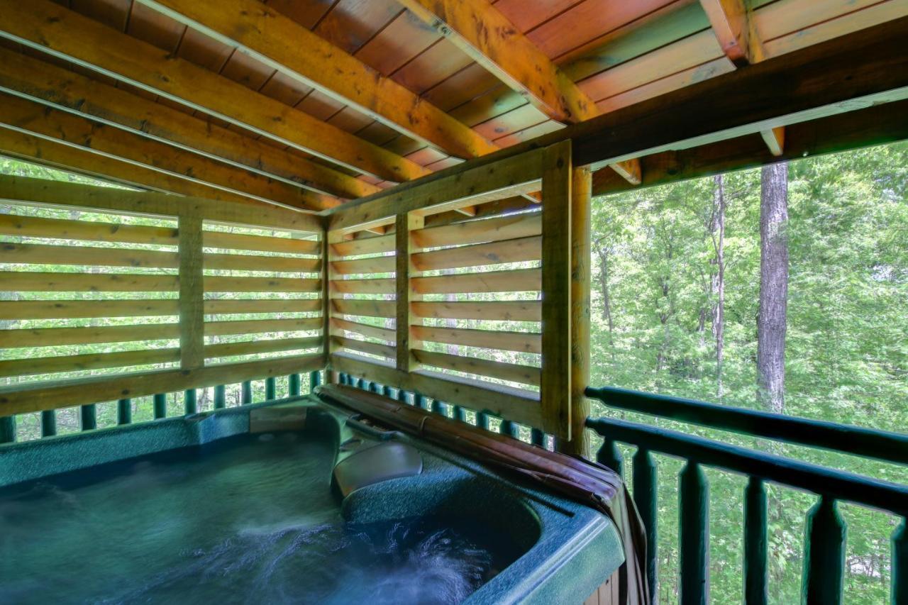 Gatlinburg Family Cabin With Private Hot Tub And Deck!ヴィラ エクステリア 写真